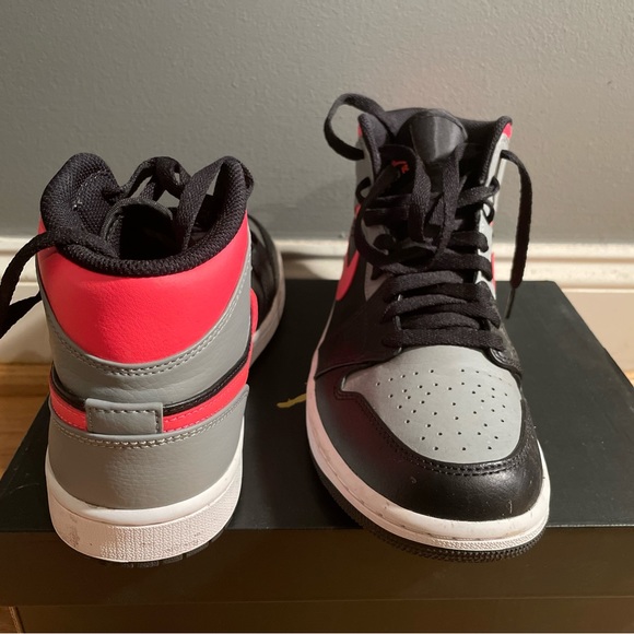 Only worn once!! - Picture 7 of 7